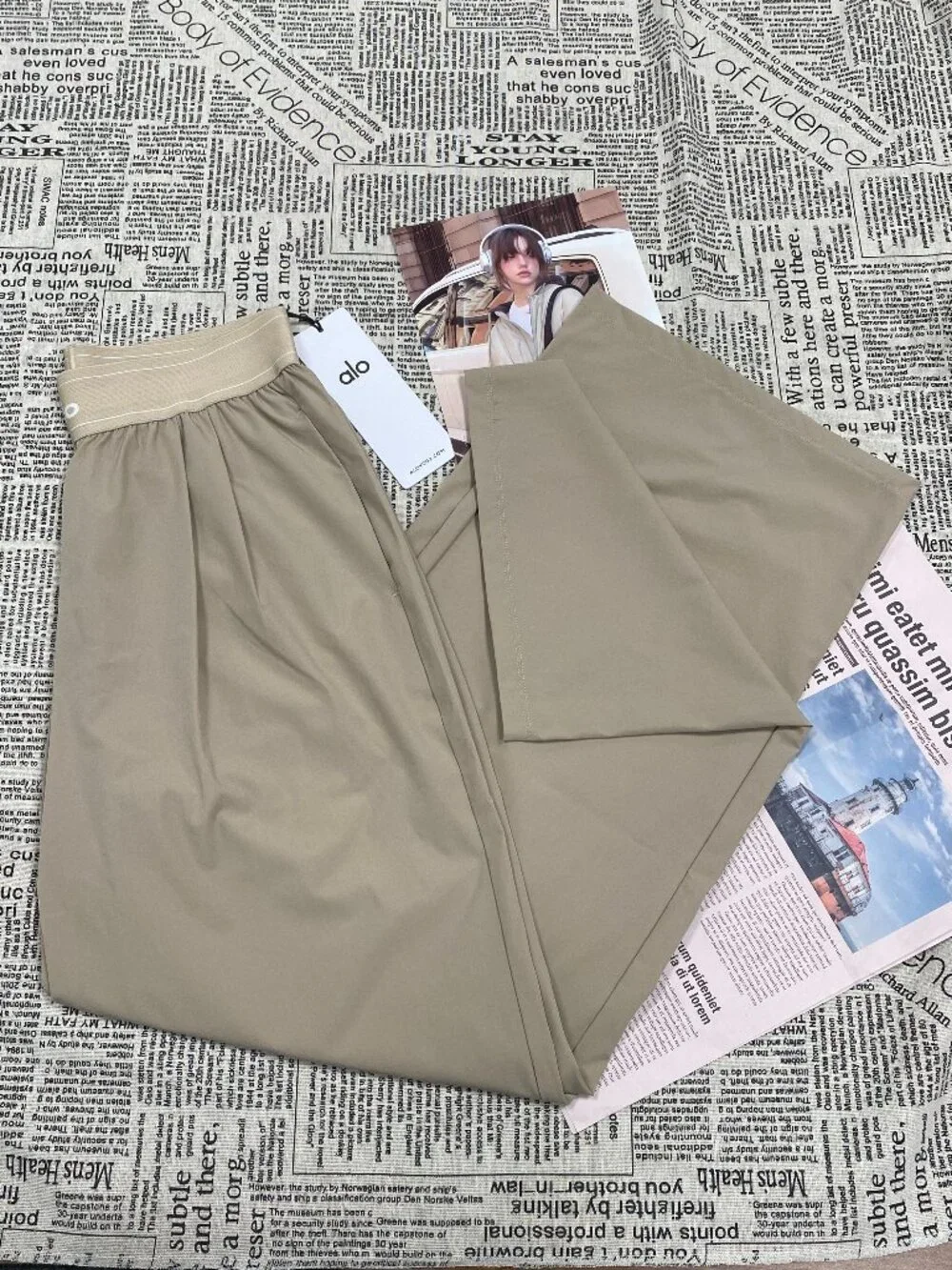 ALO Yoga gravel color